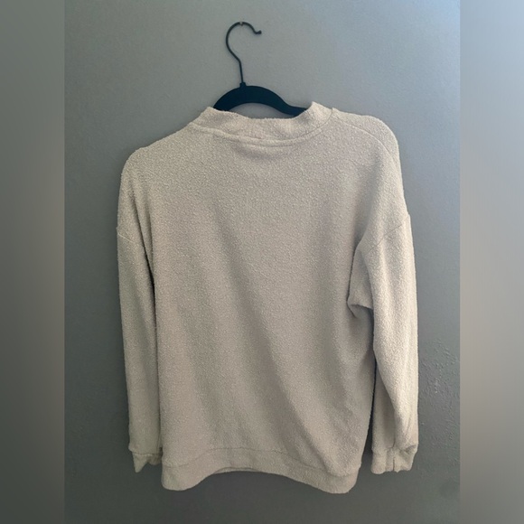 VS Pink Cream Mock Neck Sweatshirt- small - Picture 2 of 4